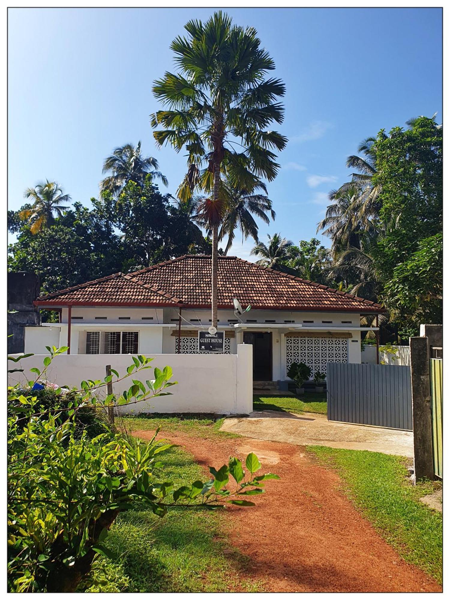 Sri Nimali Guesthouse ヒッカドゥワ エクステリア 写真