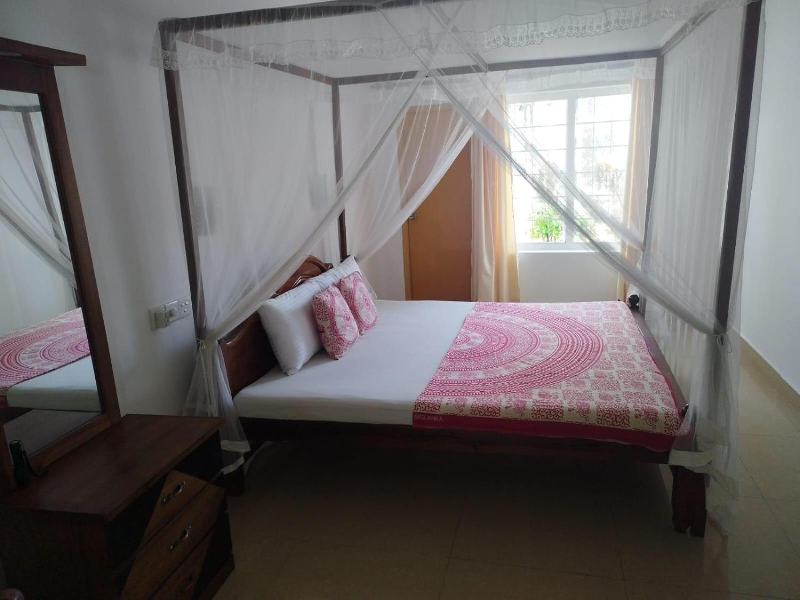 Sri Nimali Guesthouse ヒッカドゥワ エクステリア 写真